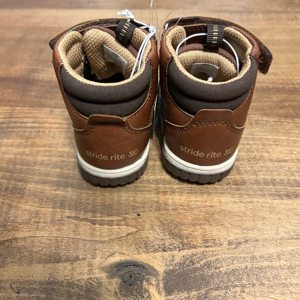 Stride rite boots brown. Size 5M.
